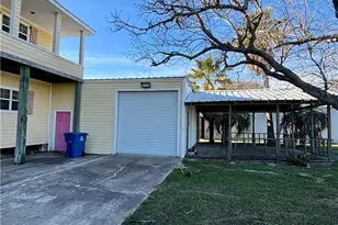 1306 W Madison Ave, Port O Connor, TX 77982 - Photo 2