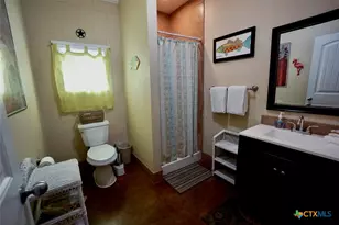 61 N Bayview St, Port O'Connor, TX 77982 - Photo 10