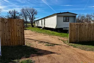 625 Houston St, Kingsland, TX 78639 - Photo 2