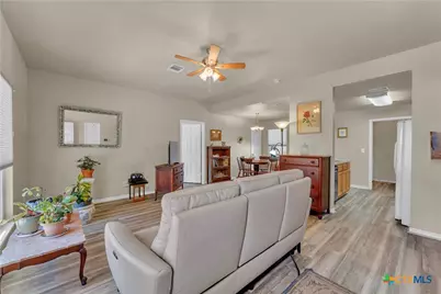 1209 E Avenue F, Lampasas, TX 76550 - Photo 8