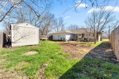 1209 E Avenue F, Lampasas, TX 76550 - Photo 24