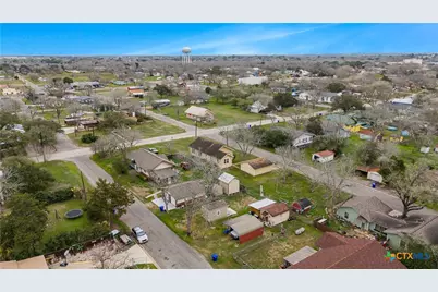 902 Hopkins Street, Yoakum, TX 77995 - Photo 18