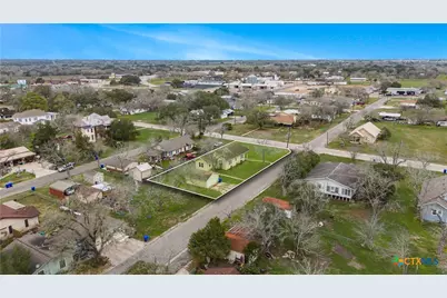 902 Hopkins Street, Yoakum, TX 77995 - Photo 26