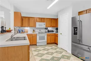 846 Ewelling Ln, New Braunfels, TX 78130 - Photo 14