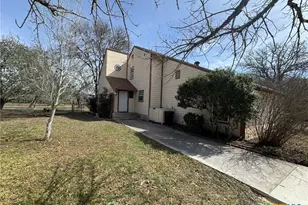205 Wingate, Seguin, TX 78155 - Photo 18