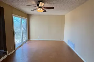 205 Wingate, Seguin, TX 78155 - Photo 4