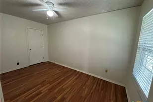 205 Wingate, Seguin, TX 78155 - Photo 6