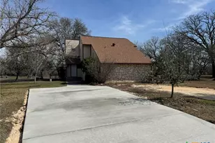 205 Wingate, Seguin, TX 78155 - Photo 1