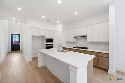 2558 High Ground, San Antonio, TX 78245 - Photo 2