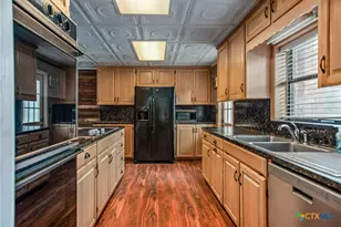 363 Kolle St, Inez, TX 77968 - Photo 10