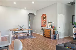 1552 Twin Cove, Kyle, TX 78640 - Photo 4