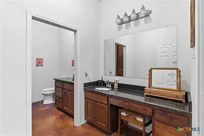 1058 E Weinert Street, Seguin, TX 78155 - Photo 10