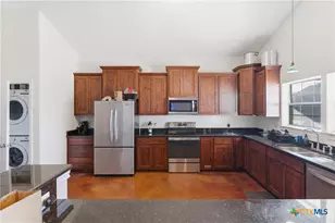 1058 E Weinert St, Seguin, TX 78155 - Photo 22