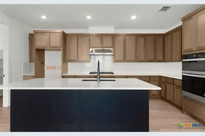 945 Nolte Bend, Seguin, TX 78155 - Photo 14