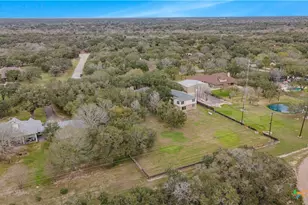 233 Post Oak Bend, Inez, TX 77968 - Photo 6