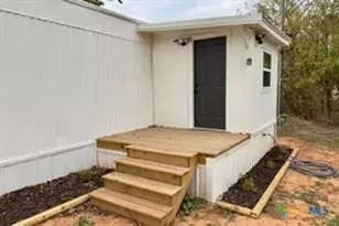 305 W Bryant St, Elm Mott, TX 76640 - Photo 16