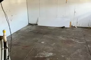 904 Edgar St, Yoakum, TX 77995 - Photo 6