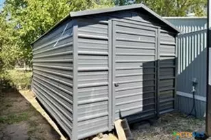 309 W Bryant St, Elm Mott, TX 76640 - Photo 14