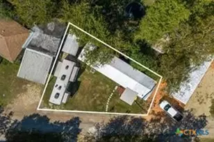 309 W Bryant St, Elm Mott, TX 76640 - Photo 2