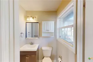 2308 E Walnut Ave, Victoria, TX 77901 - Photo 20