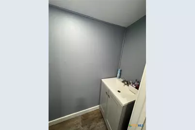 918 N Guadalupe Street, Seguin, TX 78155 - Photo 12