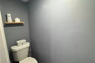 918 N Guadalupe St, Seguin, TX 78155 - Photo 12