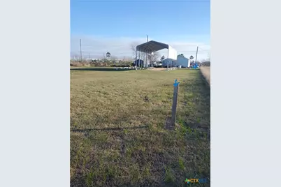 709-711 W Oakland Avenue, Seadrift, TX 77983 - Photo 4