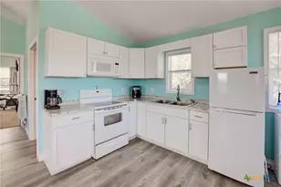 1657 Blueridge Dr, Canyon Lake, TX 78133 - Photo 10