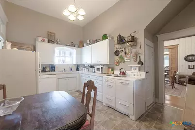 606 S Key Avenue, Lampasas, TX 76550 - Photo 26