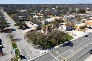 606 S Key Ave, Lampasas, TX 76550 - Photo 8