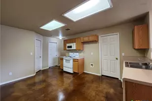 1013 Misty Acres Dr, New Braunfels, TX 78130 - Photo 6