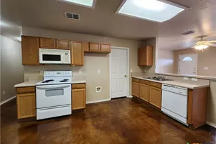 1013 Misty Acres Dr, New Braunfels, TX 78130 - Photo 10