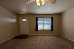 1013 Misty Acres Dr, New Braunfels, TX 78130 - Photo 4
