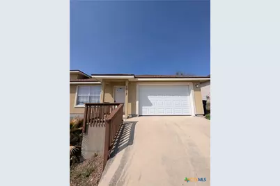 1013 Misty Acres Drive, New Braunfels, TX 78130 - Photo 2