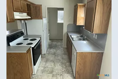 105 W Truman Avenue, Copperas Cove, TX 76522 - Photo 4