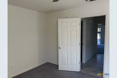 105 W Truman Avenue, Copperas Cove, TX 76522 - Photo 6