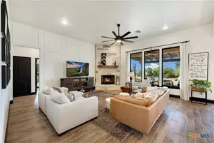 462 Curvatura, New Braunfels, TX 78132 - Photo 12