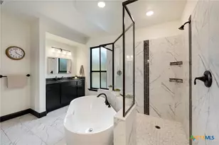 462 Curvatura, New Braunfels, TX 78132 - Photo 18