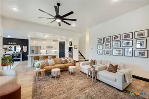 462 Curvatura, New Braunfels, TX 78132 - Photo 14