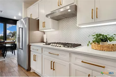 462 Curvatura, New Braunfels, TX 78132 - Photo 10