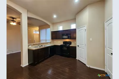 303 Rosalie, New Braunfels, TX 78130 - Photo 4