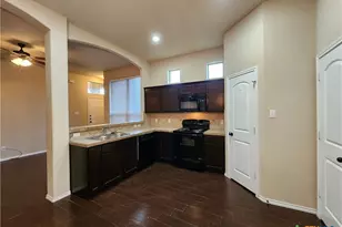 303 Rosalie, New Braunfels, TX 78130 - Photo 4