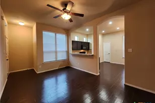 303 Rosalie, New Braunfels, TX 78130 - Photo 2