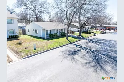 218 W 6th Street, Shiner, TX 77984 - Photo 22