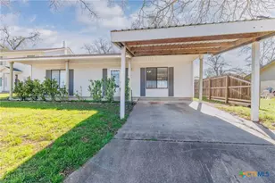 218 W 6th St, Shiner, TX 77984 - Photo 16