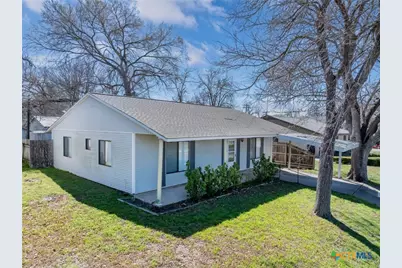 218 W 6th Street, Shiner, TX 77984 - Photo 2