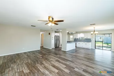 218 W 6th Street, Shiner, TX 77984 - Photo 4