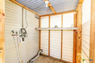 218 W 6th St, Shiner, TX 77984 - Photo 24