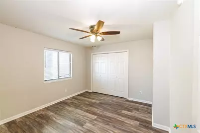 218 W 6th Street, Shiner, TX 77984 - Photo 14