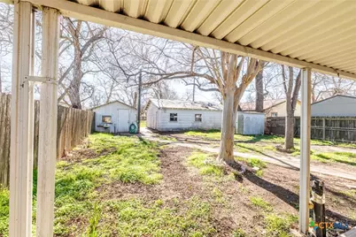 218 W 6th Street, Shiner, TX 77984 - Photo 36